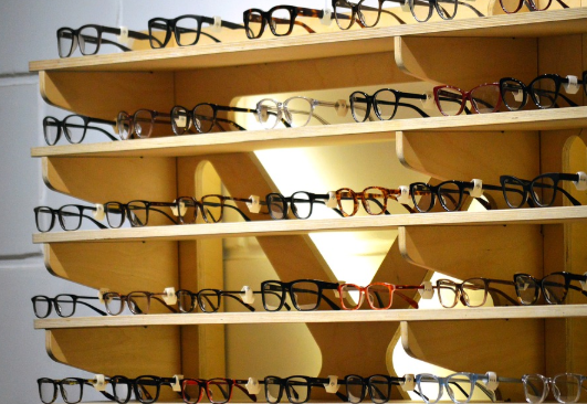 مشروع محل بيع نظارات